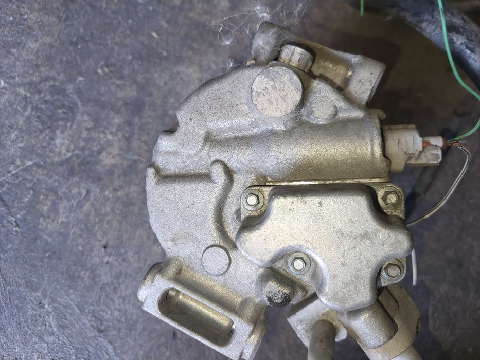 Compresor ac toyota auris 1.6 benzina an 2008 GE4472602271
