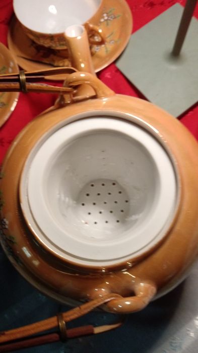 Vând porțelan tip coajă de ou Japonia.