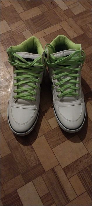 Продавам чисто нови обувки 44 номер