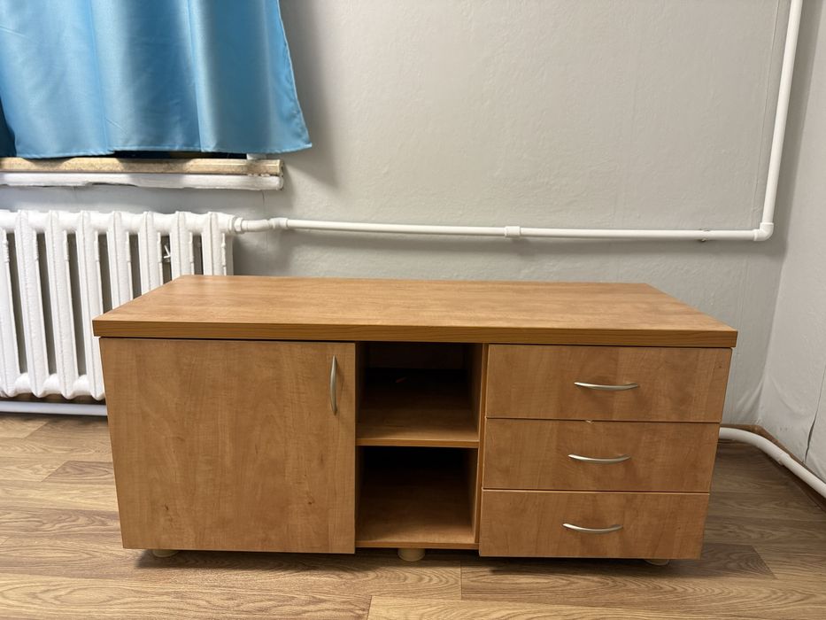 Крепкая офисная тумба / Комод