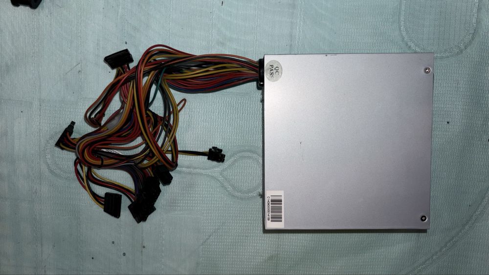 Pachet: Placa video GTX 1050 2GB + Sursa Deluxe