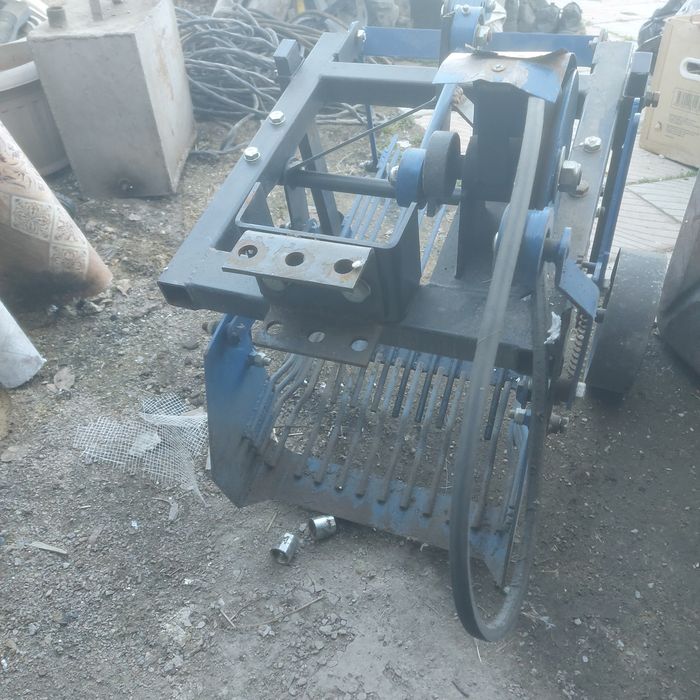 Продам картофелекопалку
