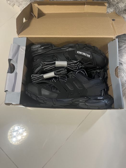 Balenciaga track