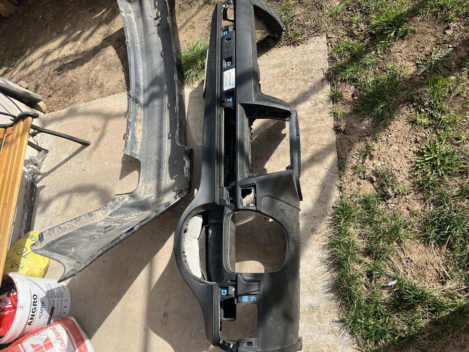 Табло,броня,капак и волан за бмв е90