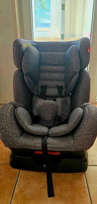 Продавам столче за кола Geoby CS888E за деца на възраст от 0 месеца до 25 кг (0+/I/II)