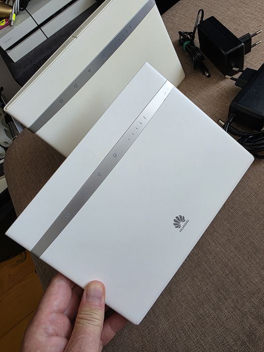 Router Huawei B525 LTE 4G Wi Fi Sim Card Digi-liber de retea