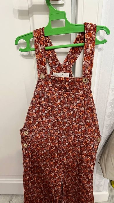 Одежда на девочку: 122, 128,134