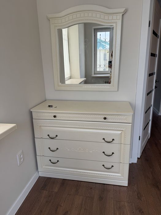 Продам спальный гарнитур