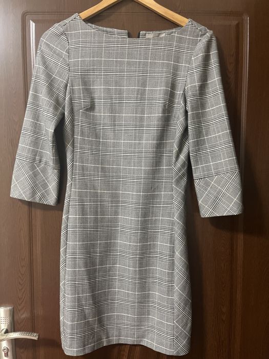 Рокля H&M с 3/4 ръкав