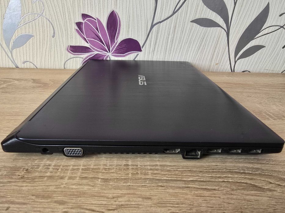 ASUS PRO P1440 (14") Full HD