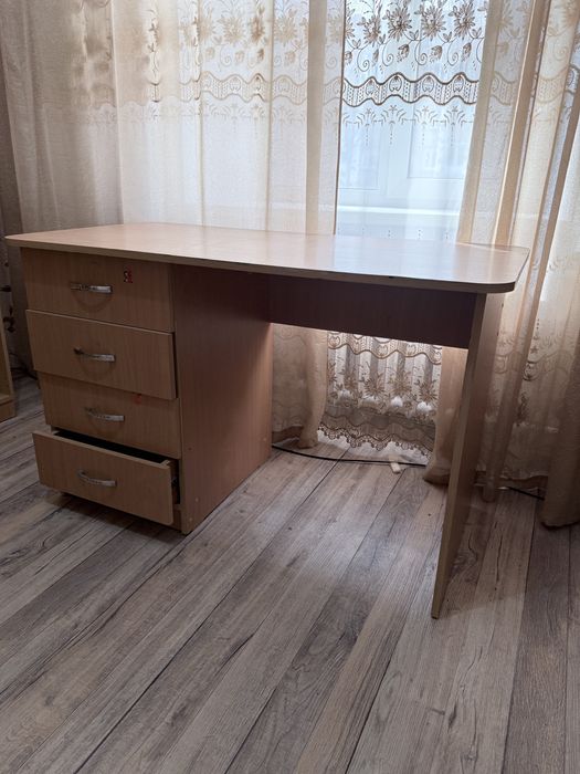 Срочно продам письменные столы