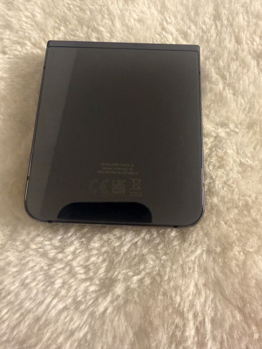 Samsung Galaxy Z Flip5 512GB Graphite – Impecabil, ca nou, cutie + accesorii