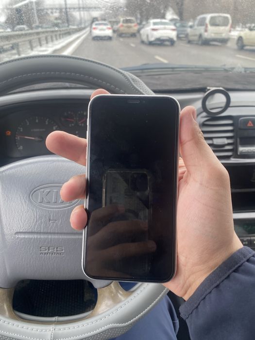  Айфон XR 64GB Белый