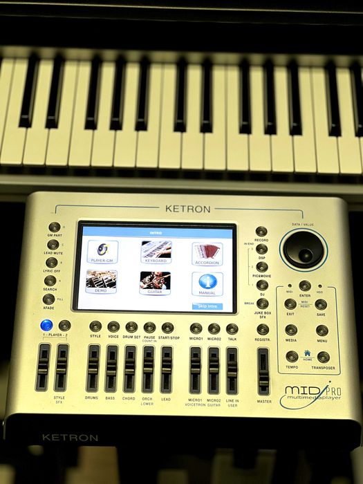 Ketron MidjPro и Yamaha Motif XS8 перфектни изгодно