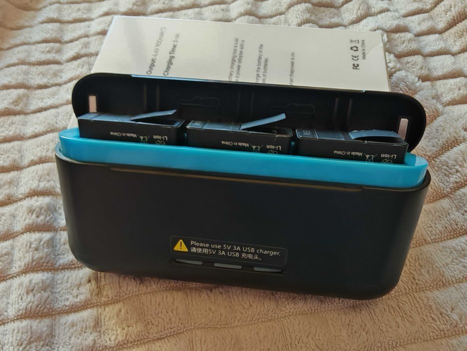 Комплект зарядно и 3 батерии за GoPro Hero 13 Black с 3-канална зарядна кутия