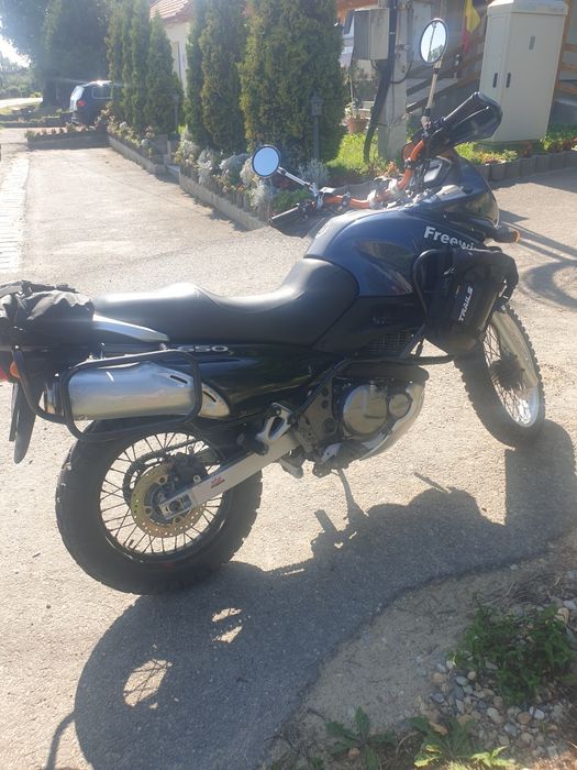 Suzuki freewind xf 650