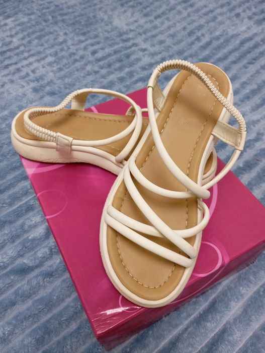 Продам обувь летние сандалии