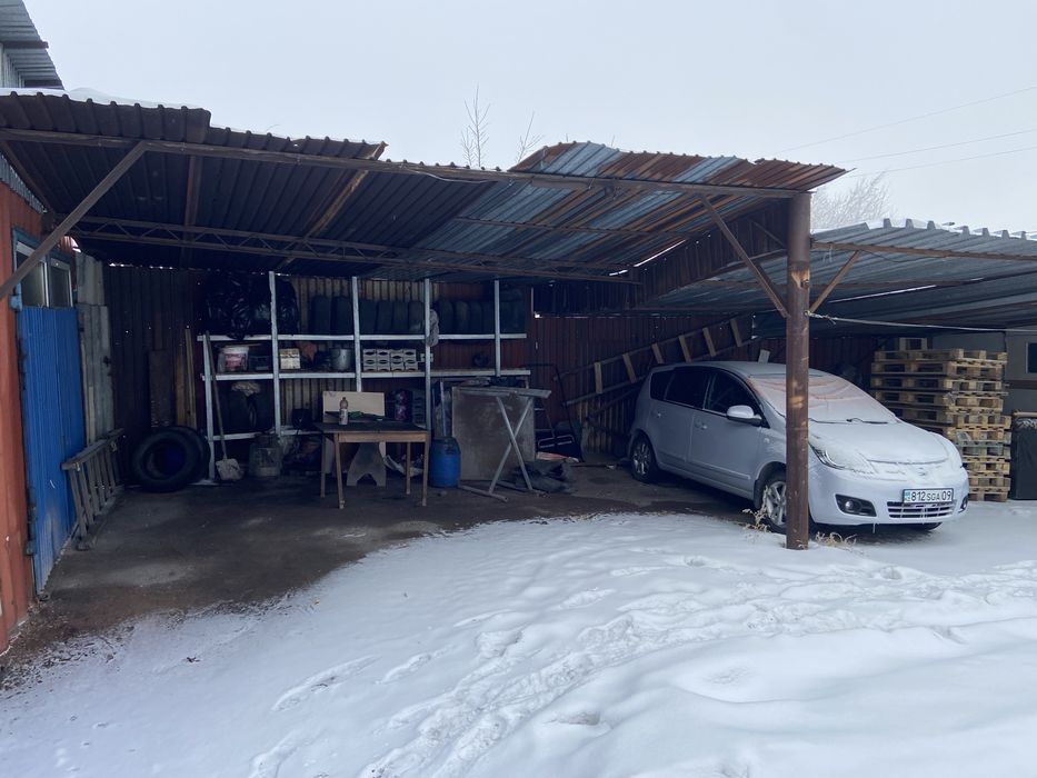 Продам дом с 3 боксами