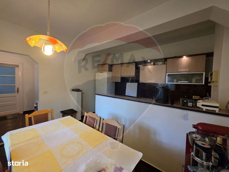 Casă solida 3 dormitoare si teren de 647 mp în zona Aradul Nou