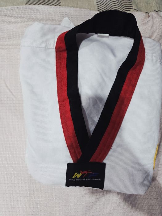 Продам кимоно для Таеквондо