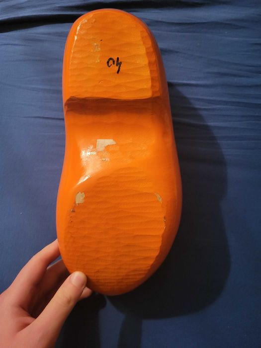 Дървена рекламна обувка