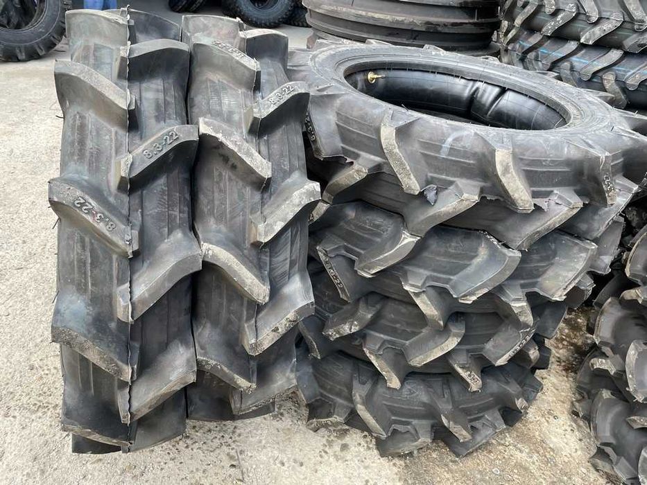Anvelope noi 8.3-22 pentru tractor japonez MITSUBISHI cu camera