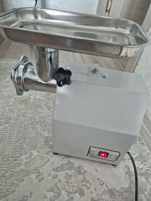 Продам новую мясорубку