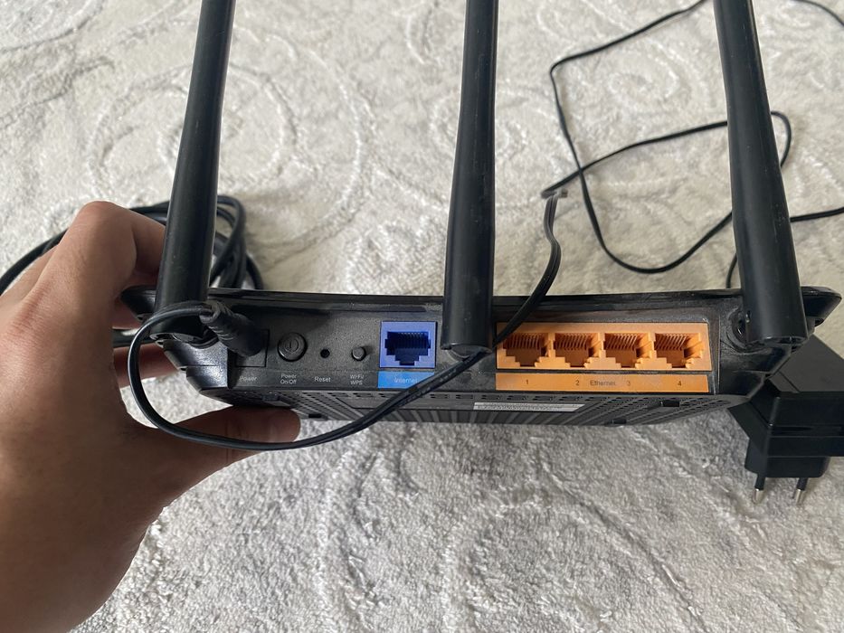 Продам роутер tp-link в хорошем состоянии.
