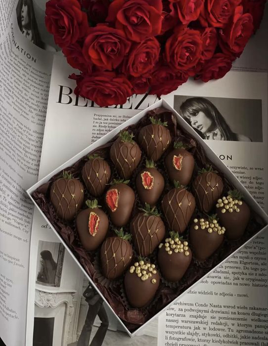 Клубника в шоколаде подарок букет