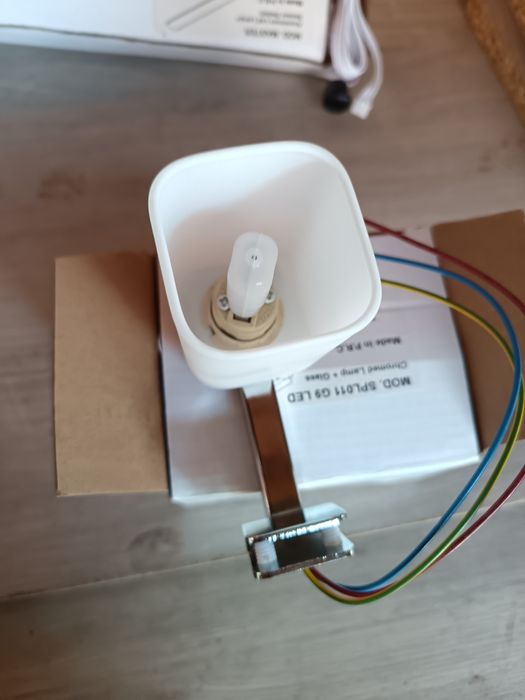 Лед лампа за огледало