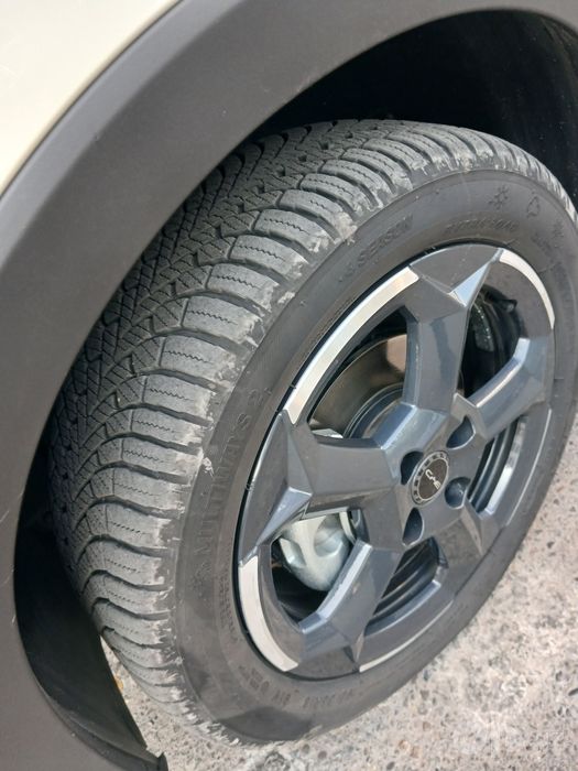 BYD. Сигул. 400 тали. 2023 йил. 37000 пробэг. 96 йомст. Краска  тоза.