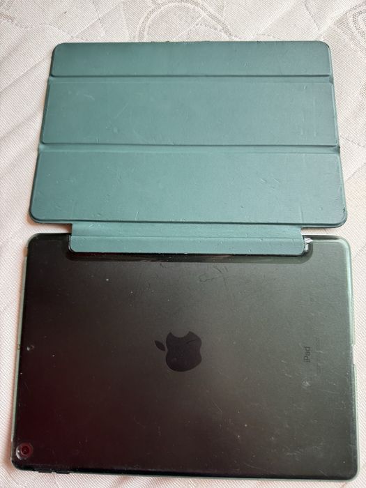 Vând Ipad cu pen ,perfect functională .