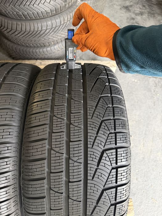 2 anvelope iarna 245/35/18 , Pirelli , RunFlat , DOT 2021 , 7 mm !