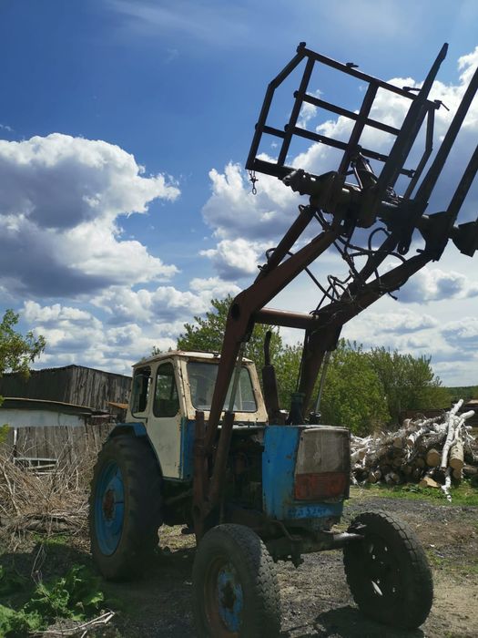 Продам трактор юмз