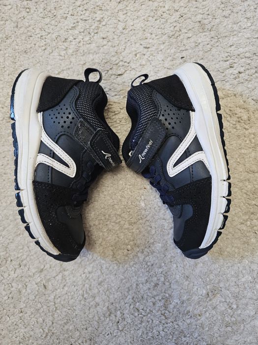 Vând Adidași New Feel 28
