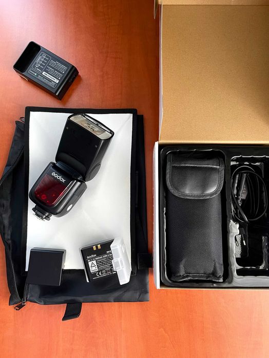 Комплект светкавица Godox V860IIC TTL за Canon + 2 батерии +  софтбокс