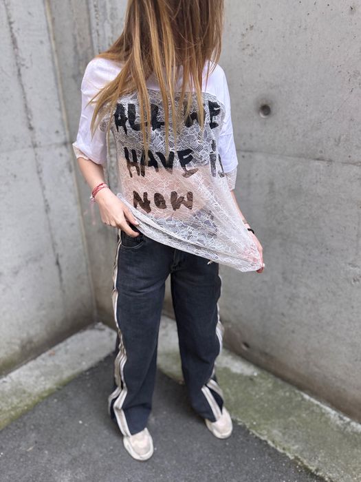 Дамска тениска с дантела