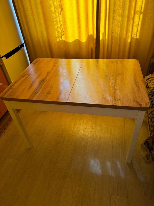 Кухонный стол и стулья