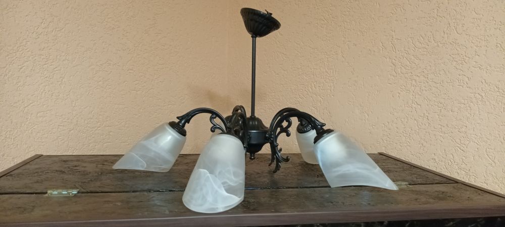 Полилей с пет гнезда за крушки!