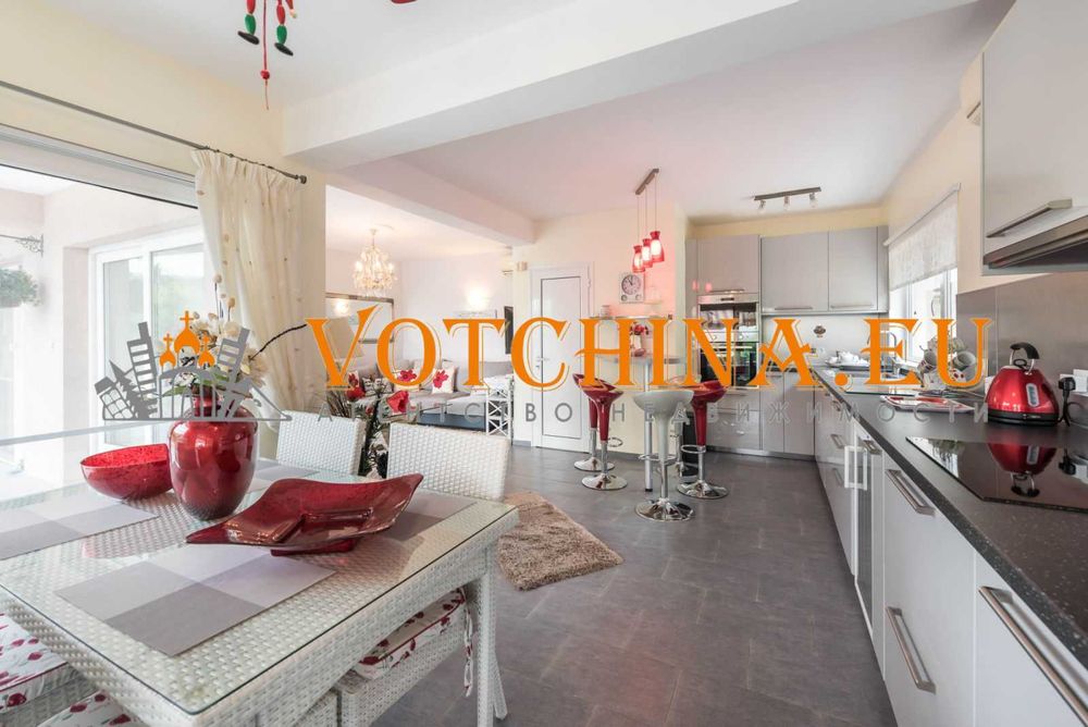 Продава се Къща в к.к. Албена - 185 кв.м за 1509 €/кв.м - Снимка #1