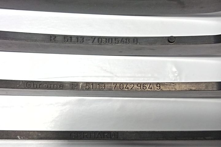 Grila dreapta capota  511370429649 BMW Seria 3 E90/E91/E92/E93 (facel