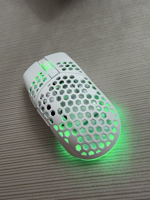 Mouse nou nout,luat din germania folosit 1 zi