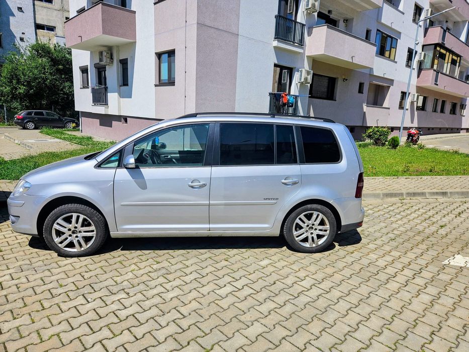 Vând vw Touran  2.0 tdi