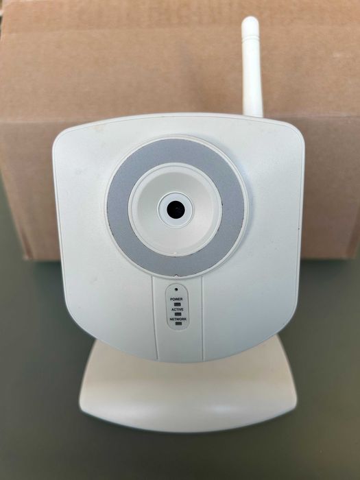 Продавам безжична IP камера бебефон WIFI с подарък колонки говорител