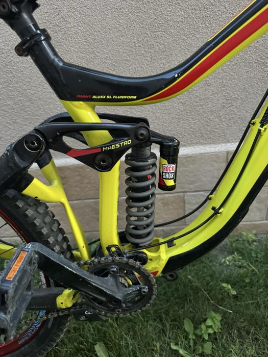 Колело giant glory dh 2018
