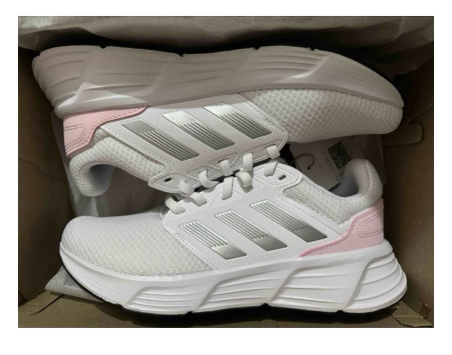 Кроссовки Адидас