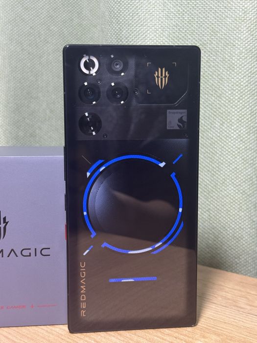 Смартфон Nubia RedMagic 11 Pro