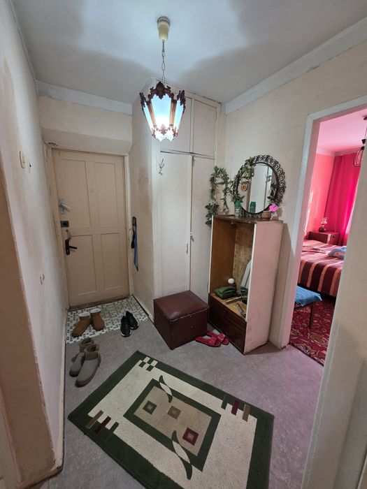 Сдаётся в аренду.  2- х комнатная.  М. Горький.