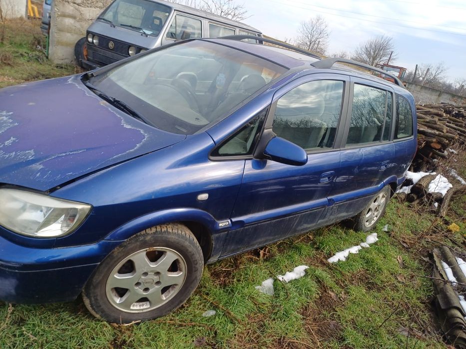 Vând Opel Zafira