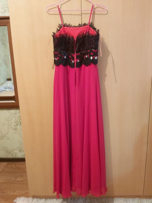 Продам платье длинное